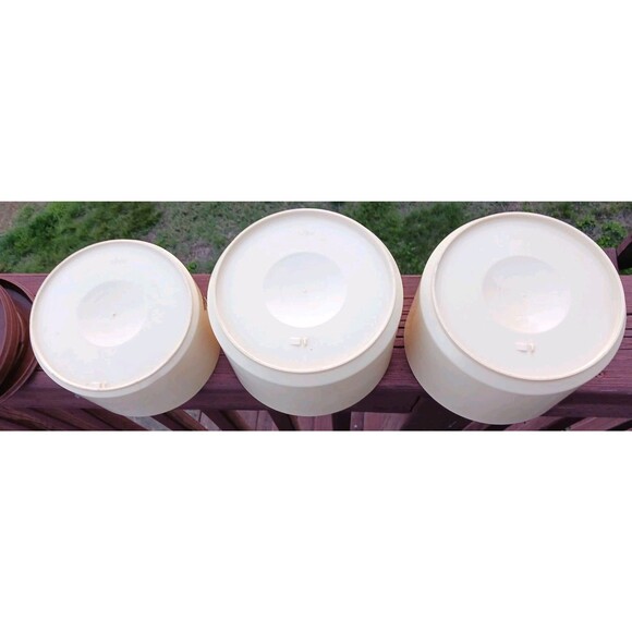 Vintage SET OF 3 Plastic Sterlite Merry Mushroom Canisters w/ Lids Tan & Brown - Picture 5 of 6